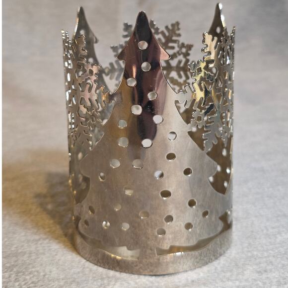 Bath & Body Works Slatkin & Co. Snowflake & Christmas Tree Silver Candle Holder - Picture 2 of 4